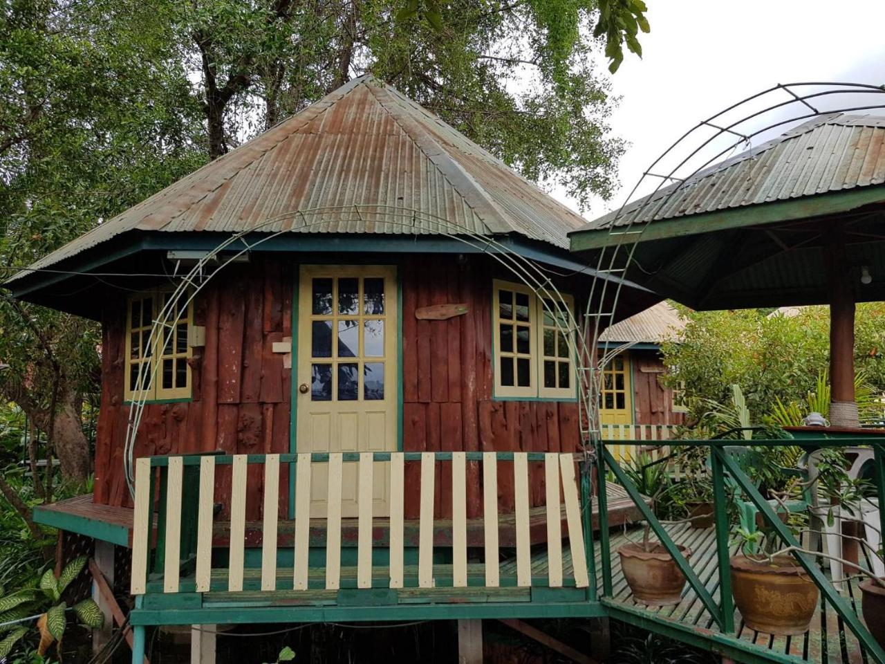 Resort Sam's House